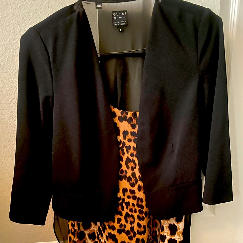 Women black guess blazer.
